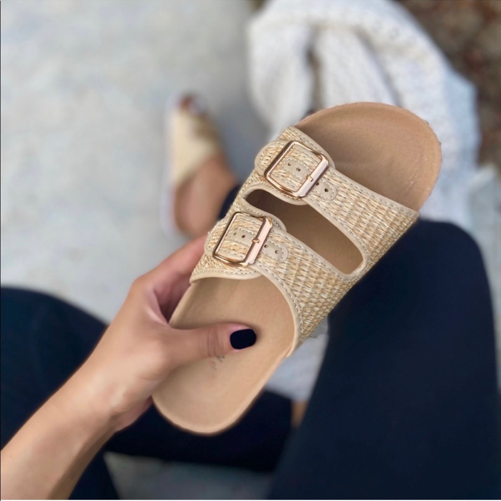 NIB! Clearance 🔥 Woven Double Buckle Raffia Comfy Slides Sandal - Picture 2 of 4